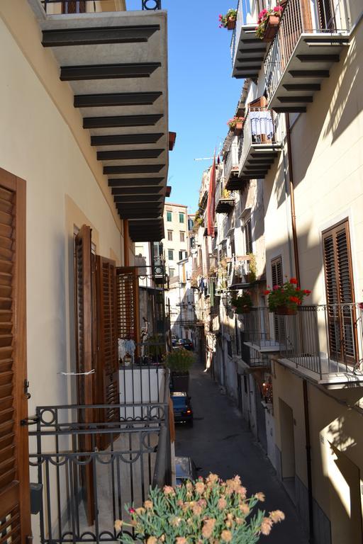 Casetta In Centro Guascone Palermo Exterior photo